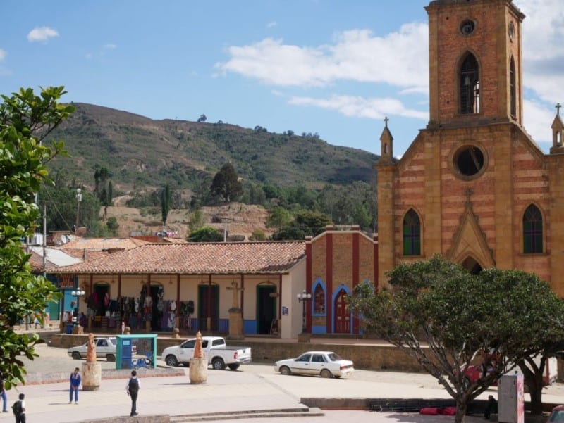 Mooie kerk in Raquira